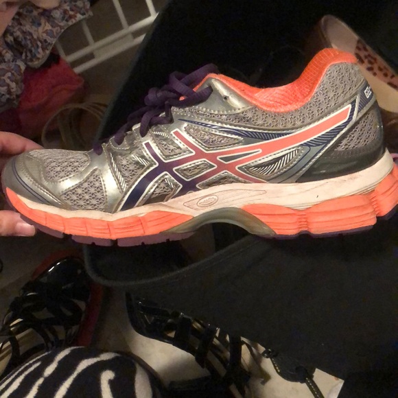 ASICS - Picture 3 of 3